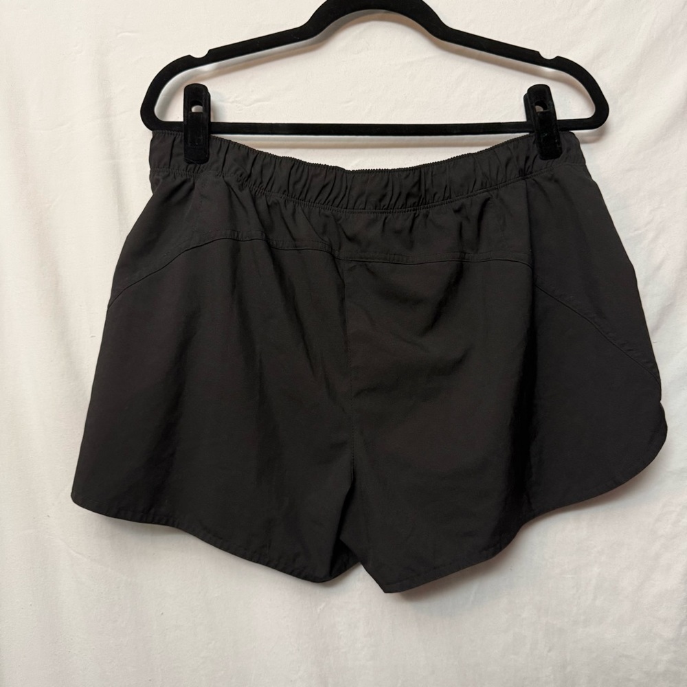 Old Navy Quick Dry Shorts - Picture 10 of 10